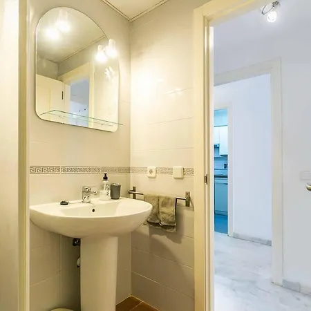 132 - Charming With Sea Views, Fuengirola! Fuengirola