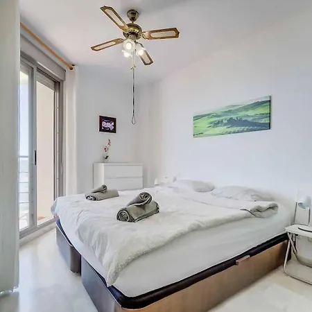 132 - Charming With Sea Views, Fuengirola!