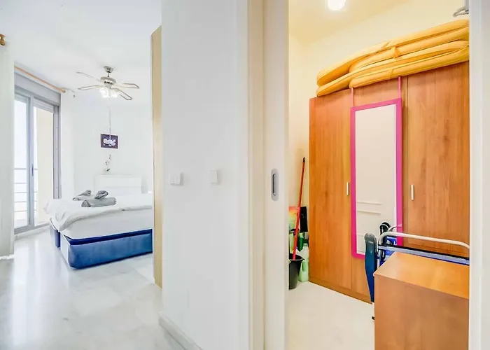 132 - Charming With Sea Views, Fuengirola! Apartamento Fuengirola