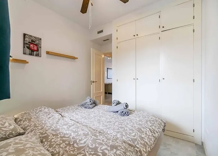 132 - Charming With Sea Views, Fuengirola!