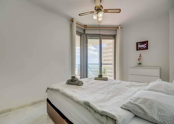 132 - Charming With Sea Views, Fuengirola! Fuengirola