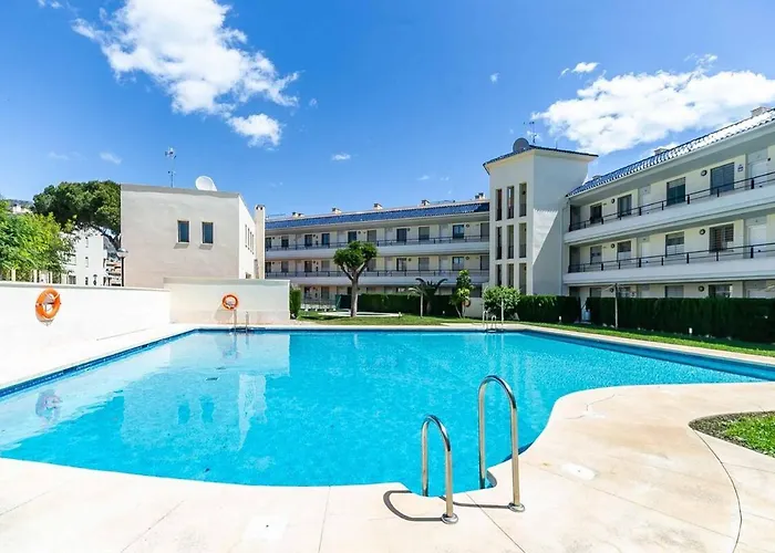 Apartamento 132 - Charming With Sea Views, Fuengirola! Fuengirola