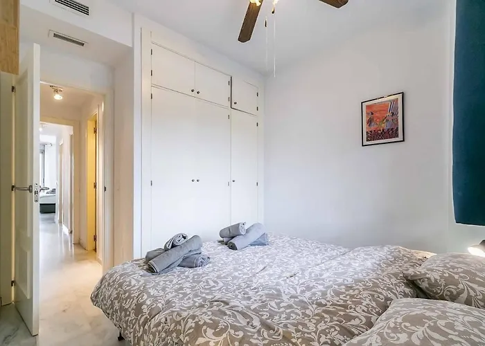 132 - Charming With Sea Views, Fuengirola! *