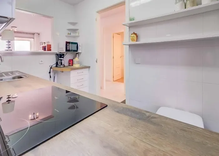 132 - Charming With Sea Views, Fuengirola!