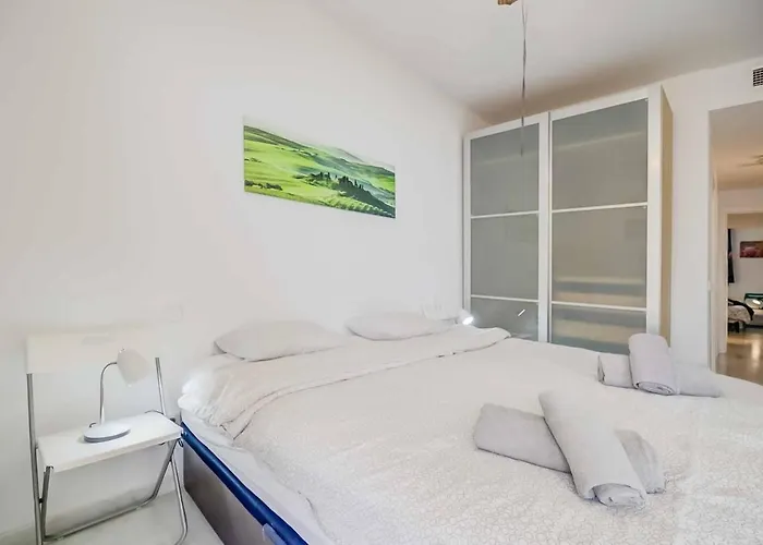 132 - Charming With Sea Views, Fuengirola! *