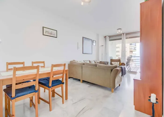 132 - Charming With Sea Views, Fuengirola! Fuengirola