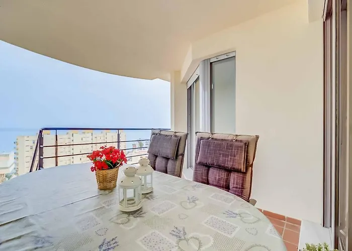 Apartamento 132 - Charming With Sea Views, Fuengirola! *