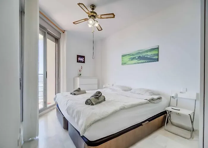 132 - Charming With Sea Views, Fuengirola!