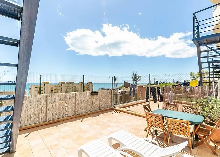 132 - Charming With Sea Views, Fuengirola! Apartamento