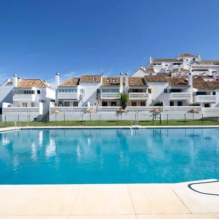Apartamento 132 - Charming With Sea Views, Fuengirola! *
