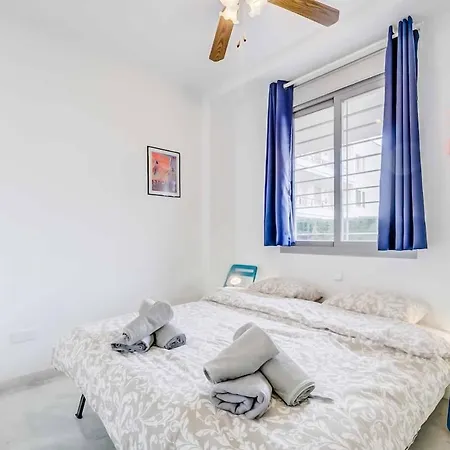Apartamento 132 - Charming With Sea Views, Fuengirola!